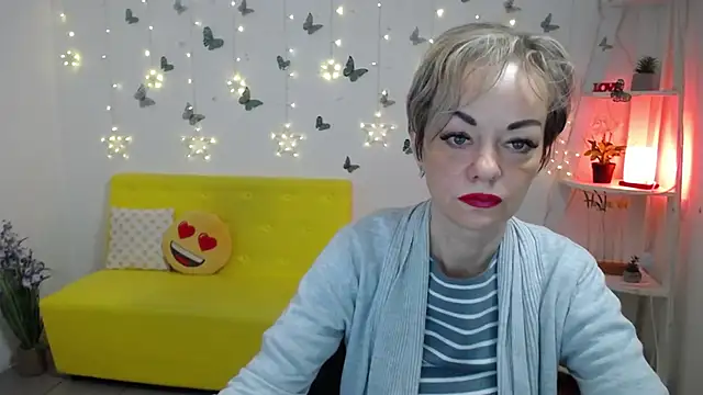 Snapshot of NikaMayu chatting on May 8, 2026, 5:00 am NikaMayu online show from May 8, 2026, 5:00 am