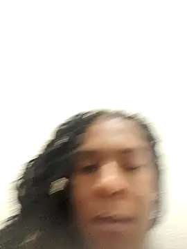 Snapshot of Maggiedot4 chatting on April 6, 2026, 4:52 pm Maggiedot4 online show from April 6, 2026, 4:52 pm