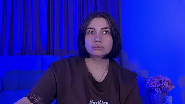 Snapshot of AdrianaToress chatting on May 19, 2026, 7:43 pm AdrianaToress online show from May 19, 2026, 7:43 pm