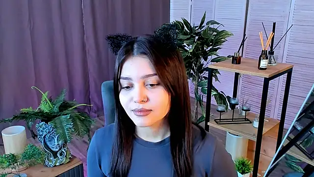 Snapshot of MarianneAuvil chatting on April 11, 2026, 4:09 am MarianneAuvil online show from April 11, 2026, 4:09 am