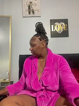 amberchill26 online show from May 15, 2026, 1:31 pm
