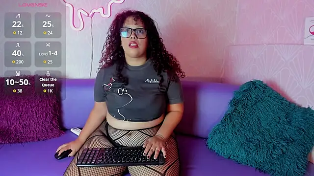 Snapshot of Zara_Holly_ chatting on June 29, 2026, 3:45 pm Zara Holly online show from June 29, 2026, 3:45 pm