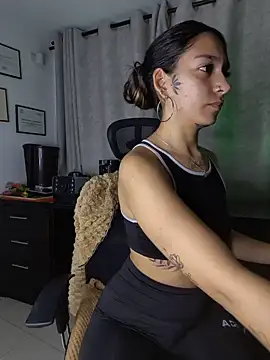 Snapshot of DulceLatinaxo chatting on July 10, 2026, 9:37 pm DulceLatinaxo online show from July 10, 2026, 9:37 pm