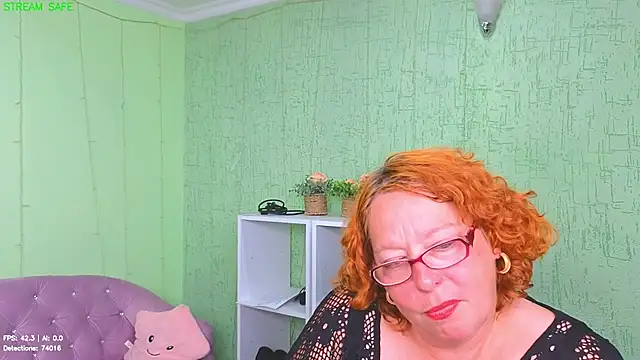 Snapshot of Fara_Flutte chatting on July 17, 2026, 10:34 am Fara Flutte online show from July 17, 2026, 10:34 am