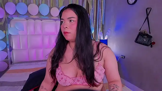 Snapshot of ROSELEI_ chatting on April 7, 2026, 12:18 pm ROSELEI online show from April 7, 2026, 12:18 pm