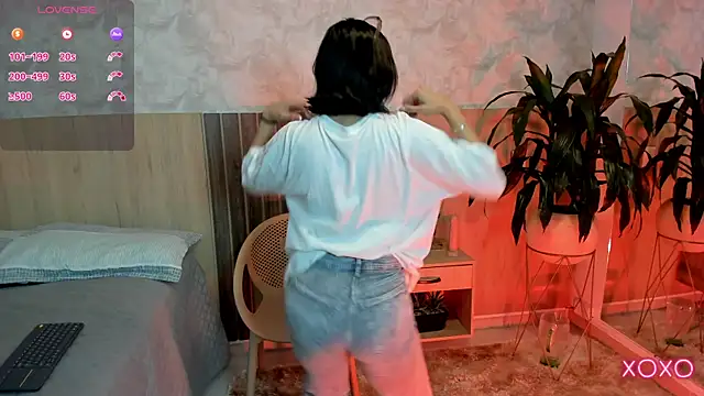 LiriaSweetie online show from April 14, 2026, 1:16 pm