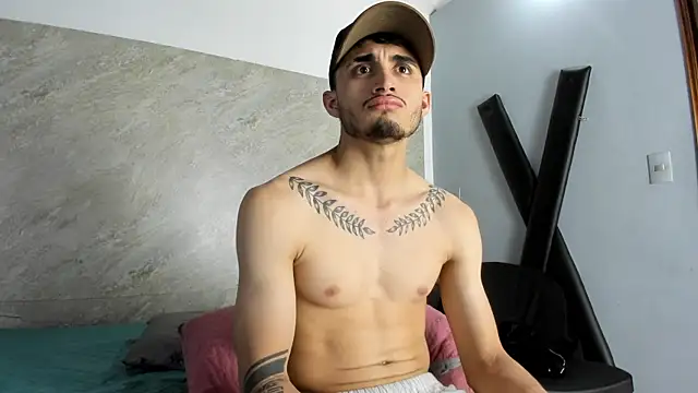 Snapshot of James-06 chatting on June 25, 2026, 4:10 am James-06 online show from June 25, 2026, 4:10 am