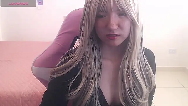 Snapshot of Sweet_Skyy chatting on May 6, 2026, 10:36 pm Sweet Skyy online show from May 6, 2026, 10:36 pm
