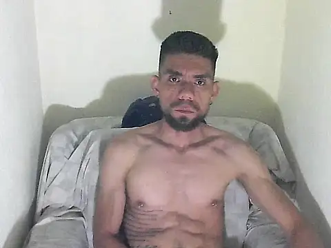 Snapshot of thomas2wood chatting on June 13, 2026, 3:04 am thomas2wood online show from June 13, 2026, 3:04 am