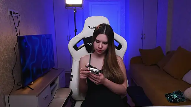 Snapshot of Justana chatting on April 7, 2026, 2:13 am Justana online show from April 7, 2026, 2:13 am