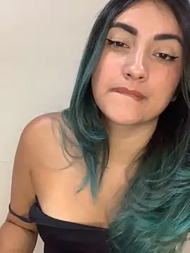 jadesecrett online show from April 15, 2026, 12:16 am