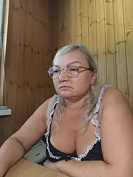 Snapshot of White-Chocolatte chatting on June 30, 2026, 5:40 am White-Chocolatte online show from June 30, 2026, 5:40 am