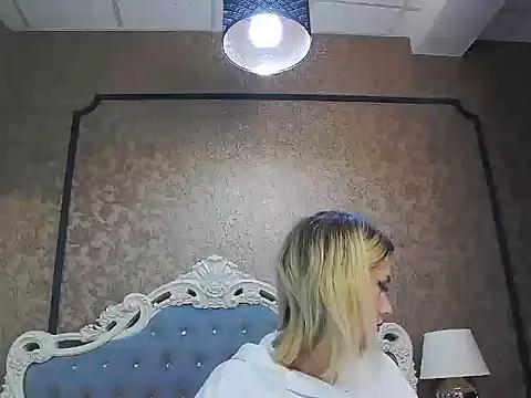 Snapshot of Ivy_Quin chatting on April 15, 2026, 3:23 am Ivy Quin online show from April 15, 2026, 3:23 am