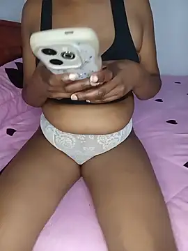 Snapshot of MsCutie chatting on April 10, 2026, 9:22 pm MsCutie online show from April 10, 2026, 9:22 pm