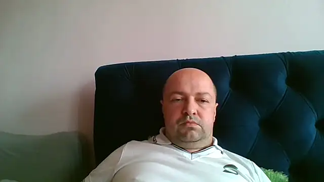 Snapshot of Luceriusbigass chatting on May 16, 2026, 6:23 am Luceriusbigass online show from May 16, 2026, 6:23 am