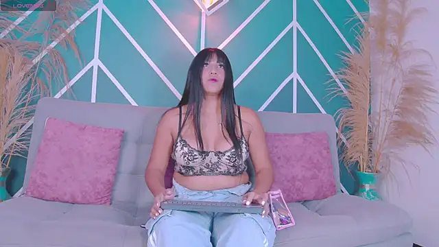 Grace Walkerr online show from April 8, 2026, 1:56 pm