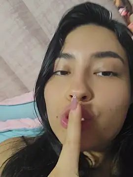 Snapshot of VioletRousee chatting on July 3, 2026, 12:06 am VioletRousee online show from July 3, 2026, 12:06 am