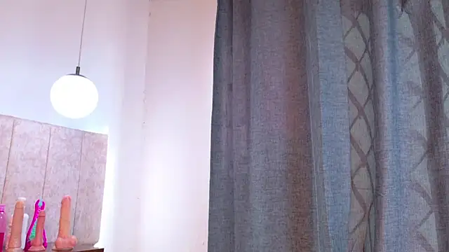 Snapshot of Holy_un chatting on May 7, 2026, 1:14 pm Holy un online show from May 7, 2026, 1:14 pm