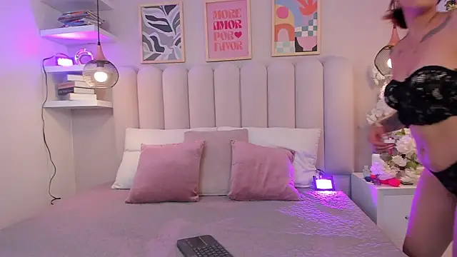 Victoria  lee online show from April 15, 2026, 3:23 am