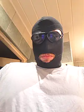 Snapshot of Dark_Silk_TV chatting on April 8, 2026, 1:51 am Dark Silk TV online show from April 8, 2026, 1:51 am