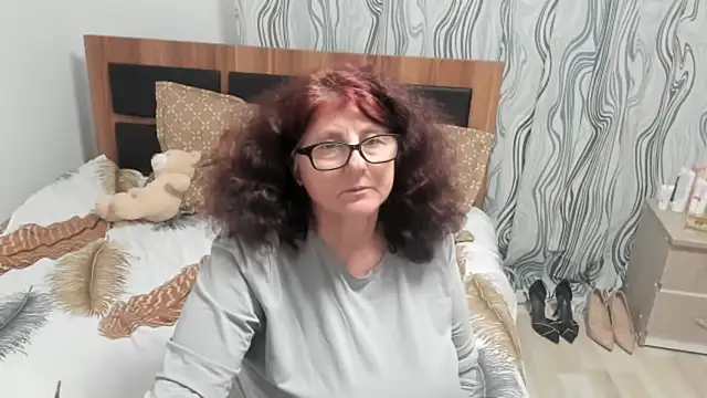 Snapshot of CatherineRowe chatting on January 15, 2025, 1:52 pm CatherineRowe online show from January 15, 2025, 1:52 pm