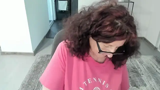 Snapshot of CatherineRowe chatting on January 21, 2025, 1:43 pm CatherineRowe online show from January 21, 2025, 1:43 pm