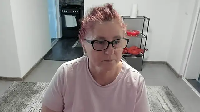 Snapshot of CatherineRowe chatting on January 18, 2025, 8:31 am CatherineRowe online show from January 18, 2025, 8:31 am