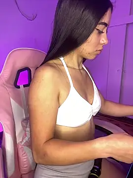 Snapshot of AMBERBUNNY_ chatting on April 14, 2026, 1:27 pm AMBERBUNNY online show from April 14, 2026, 1:27 pm