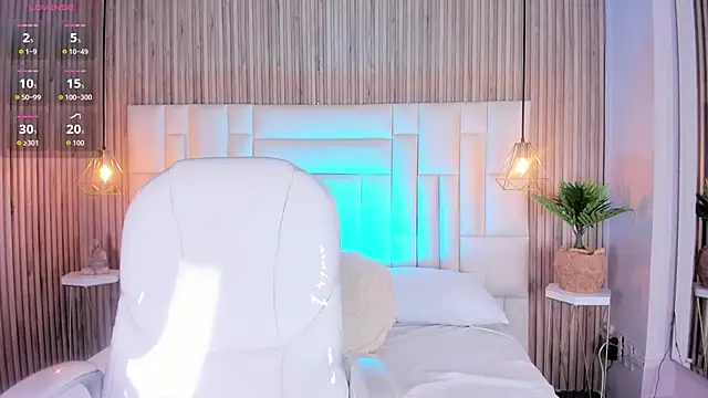Snapshot of NicolSantos chatting on June 1, 2026, 11:43 am NicolSantos online show from June 1, 2026, 11:43 am