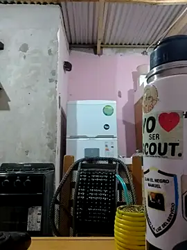 uriakela12 online show from April 28, 2026, 10:03 pm