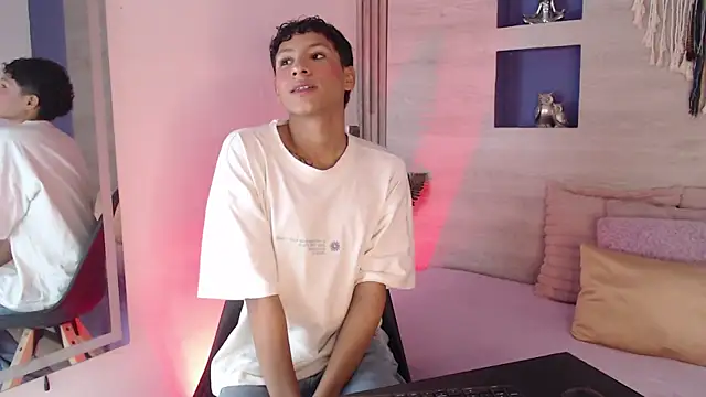 Velvet An online show from May 16, 2026, 2:10 am