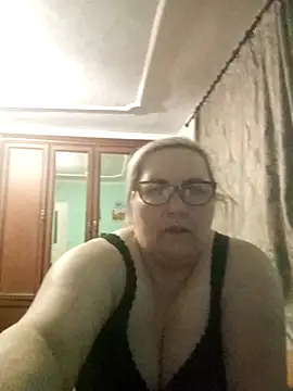 Snapshot of AureliaSky598 chatting on May 5, 2026, 7:28 pm AureliaSky598 online show from May 5, 2026, 7:28 pm