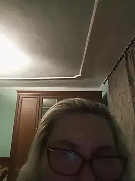 Snapshot of AureliaSky598 chatting on June 8, 2026, 8:42 pm AureliaSky598 online show from June 8, 2026, 8:42 pm