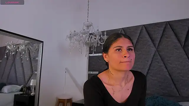 Cleopattra online show from May 4, 2026, 7:17 pm