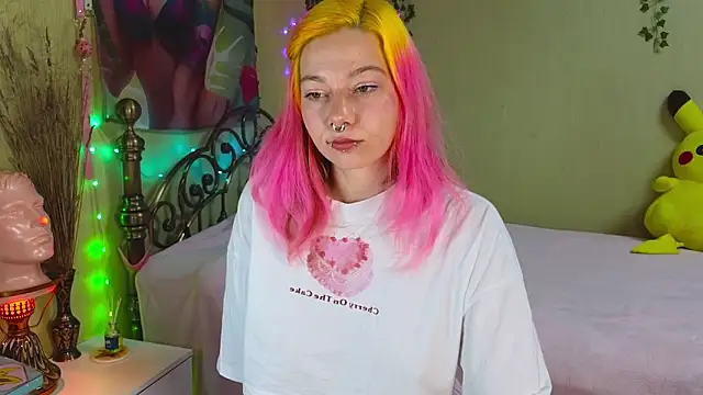 Sansarella online show from December 15, 2025, 1:06 pm