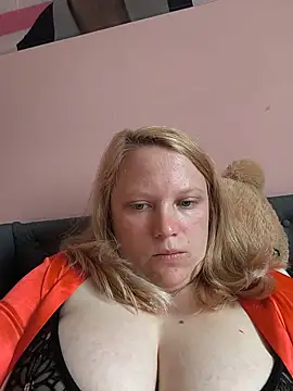 wildaurax online show from June 4, 2026, 5:12 am