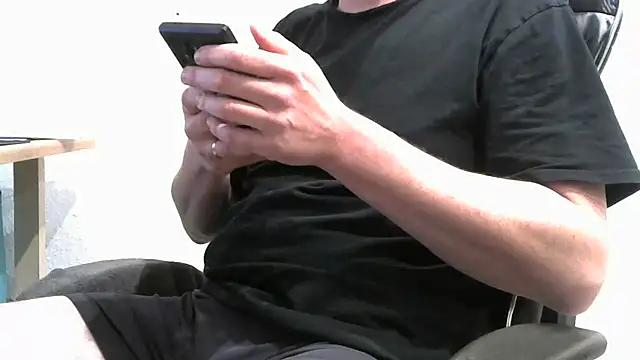 Snapshot of BiBoyforyou1 chatting on May 5, 2026, 7:55 am BiBoyforyou1 online show from May 5, 2026, 7:55 am
