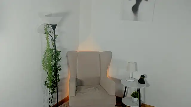 YasminePico online show from April 15, 2026, 7:58 pm