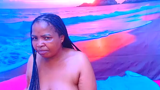 Snapshot of GoldenLuxeLady chatting on June 3, 2026, 11:55 am GoldenLuxeLady online show from June 3, 2026, 11:55 am