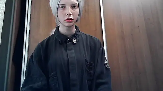 Snapshot of Crimson_Lady chatting on May 18, 2026, 4:45 pm Crimson Lady online show from May 18, 2026, 4:45 pm