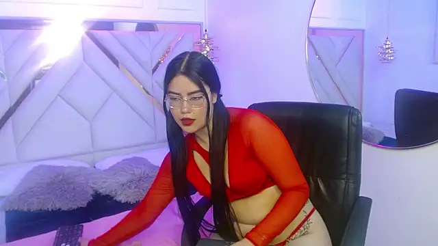 Snapshot of liily_rouse chatting on April 8, 2026, 7:48 pm liily rouse online show from April 8, 2026, 7:48 pm