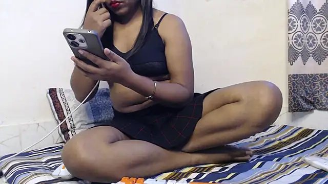 VelvetCoupleLive online show from May 8, 2026, 5:22 am