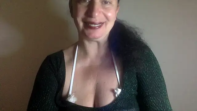 Snapshot of Lizzaa80 chatting on June 11, 2026, 6:16 pm Lizzaa80 online show from June 11, 2026, 6:16 pm