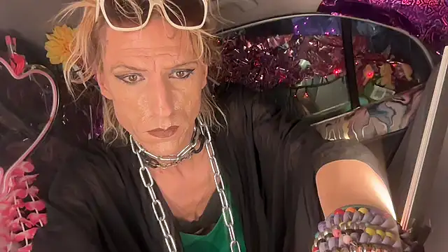 TgirlBrat online show from June 19, 2026, 2:17 am