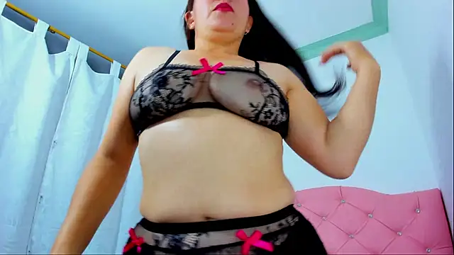 Snapshot of Celeste_Archer chatting on April 17, 2026, 1:14 pm Celeste Archer online show from April 17, 2026, 1:14 pm