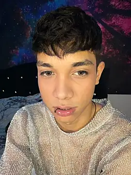 Snapshot of RoughDiamond_ chatting on June 12, 2026, 4:43 am RoughDiamond online show from June 12, 2026, 4:43 am