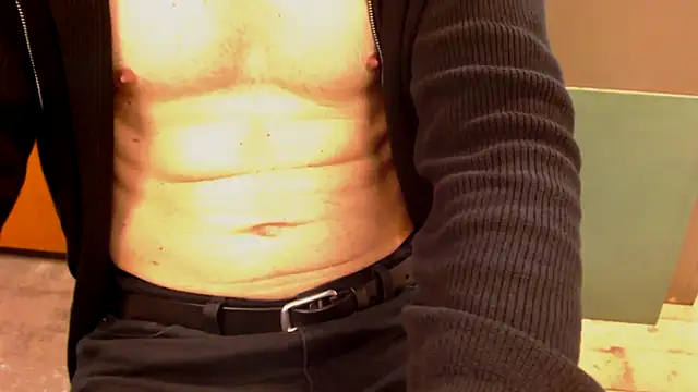 Snapshot of Blackandblue2000 chatting on April 13, 2026, 6:50 am Blackandblue2000 online show from April 13, 2026, 6:50 am