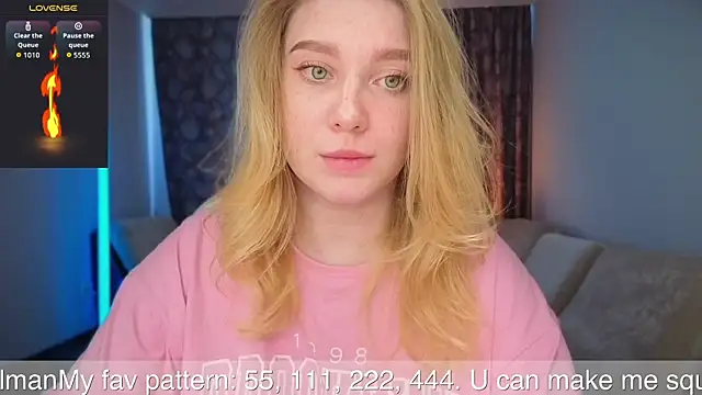Snapshot of AliceMilr chatting on July 16, 2026, 8:55 am AliceMilr online show from July 16, 2026, 8:55 am