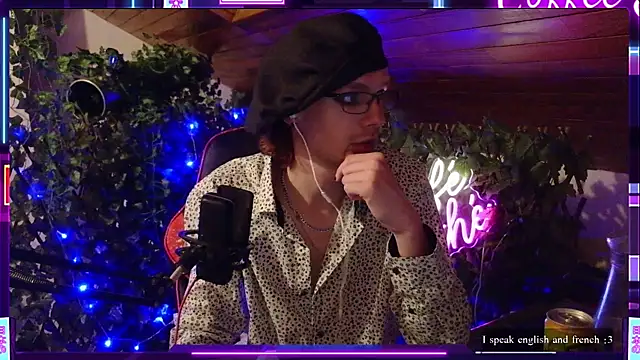 SkinnyAlex1312 online show from April 22, 2026, 7:20 pm