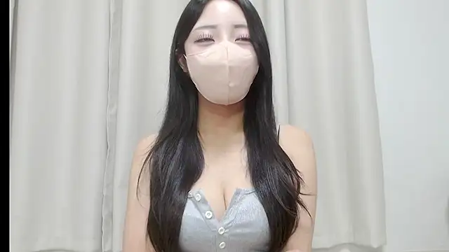 Snapshot of RIN_RIN__ chatting on August 4, 2026, 12:20 pm RIN RIN online show from August 4, 2026, 12:20 pm